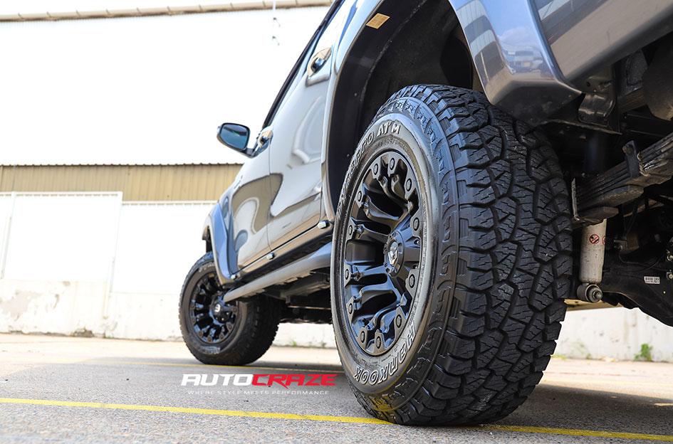TOYOTA HILUX N80 4WD VAPOR MATTE BLACK